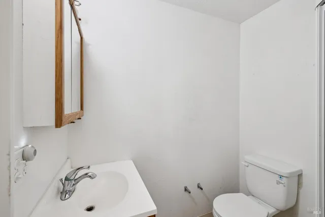 $695,000 | 666 Brittain Lane, Santa Rosa, CA 95407