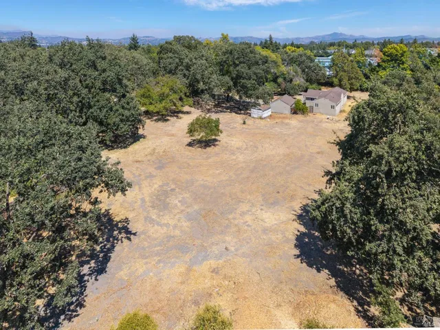 $695,000 | 666 Brittain Lane, Santa Rosa, CA 95407