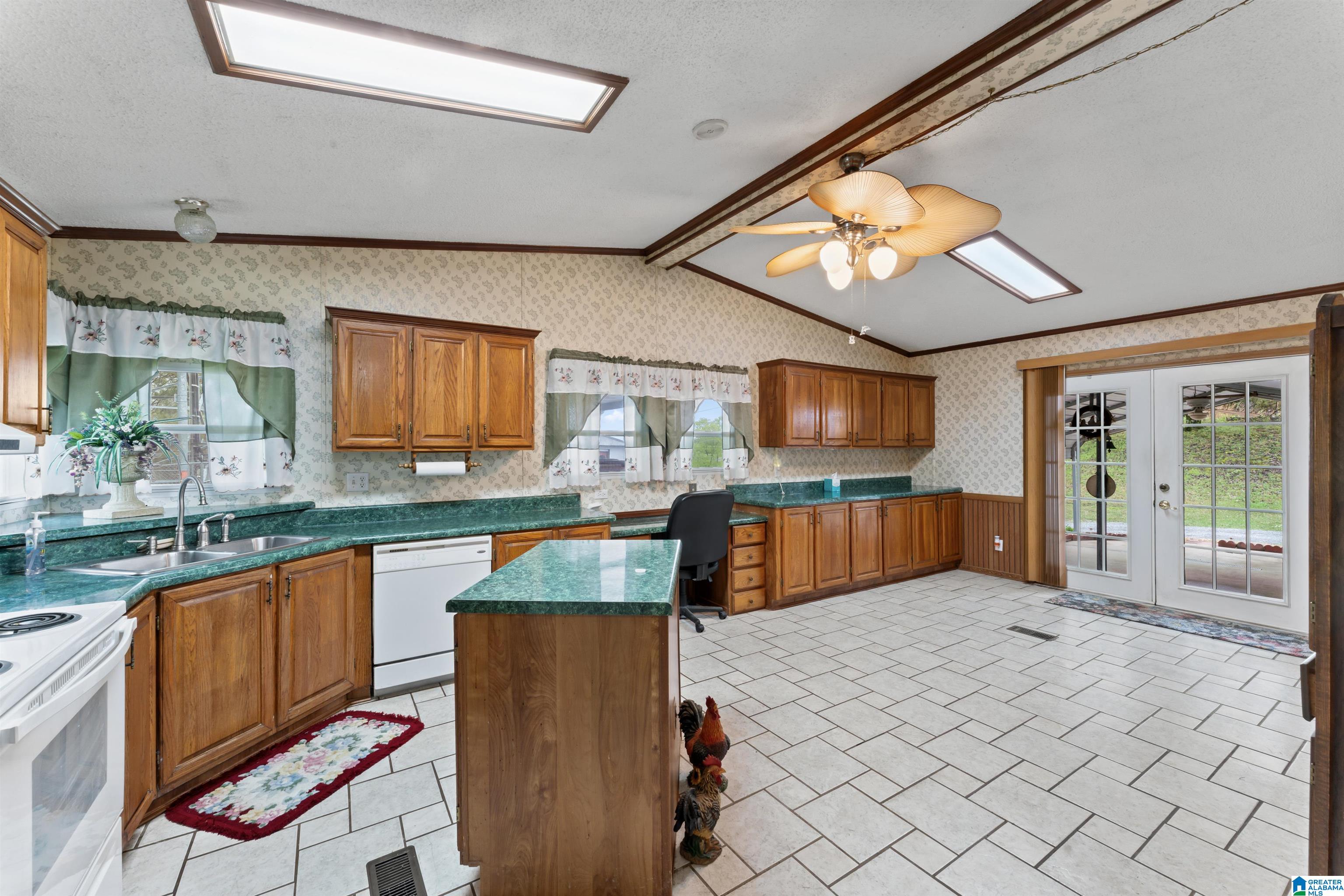 901 Lower Coalburg Road Fultondale, AL 35068 - Photo 15 of 38