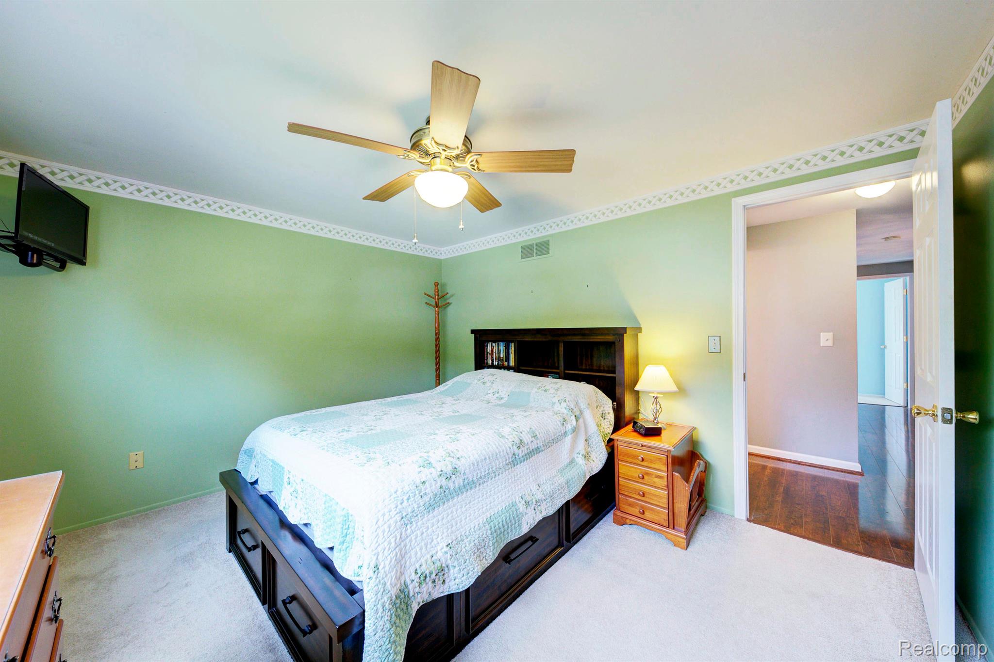 43639 Arlington Road Canton, MI 48187 - Photo 28 of 41 Gallery Image 28