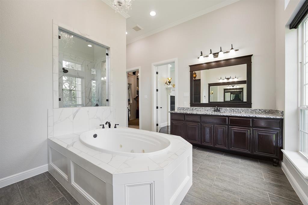 1619 Bloomfield Road Valley View, TX 76272 - Photo 15 of 39 Double oversized vanities.