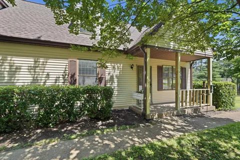 $254,999 | 3201 East Lake Drive, Nashville, TN 37214