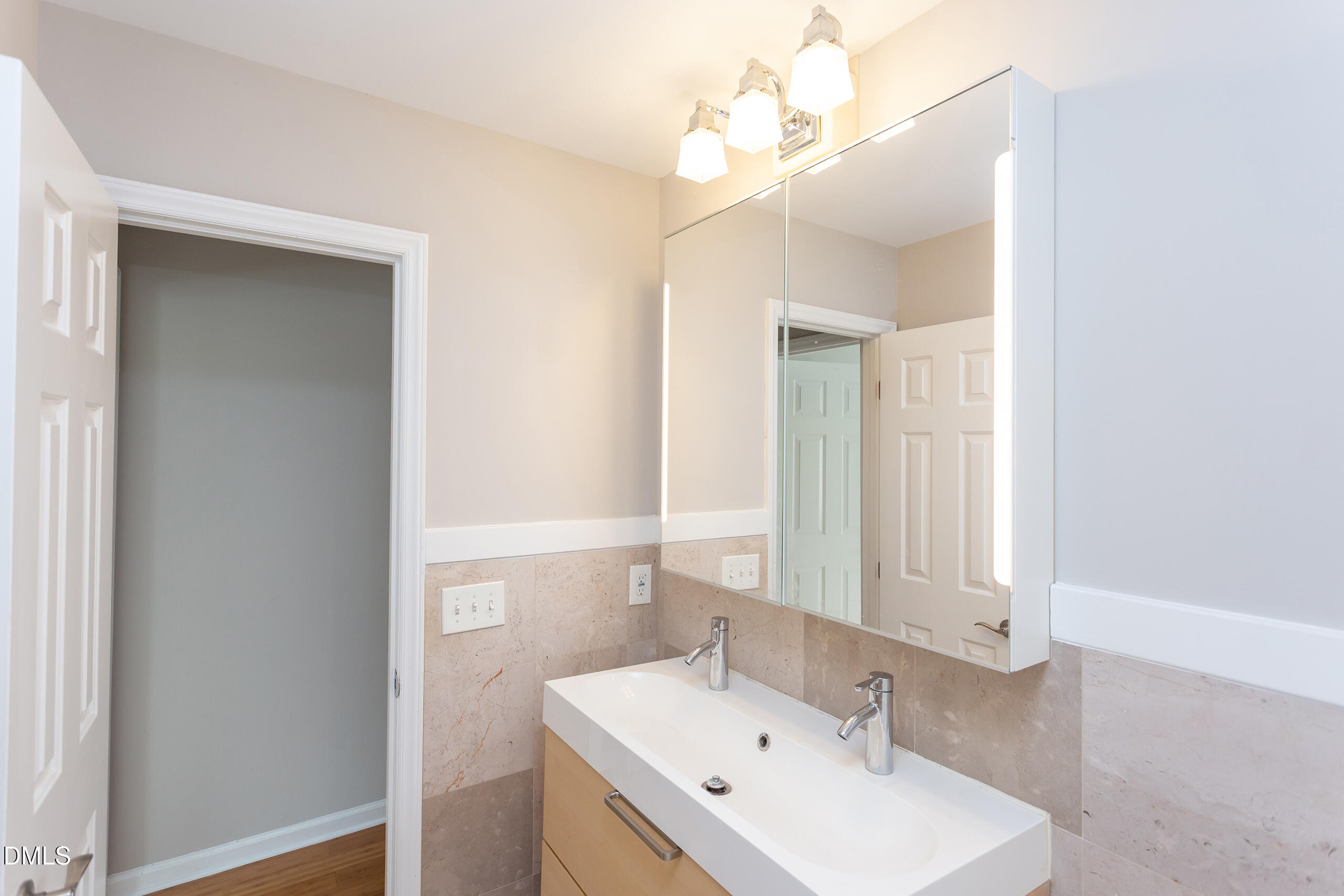 2556 Noble Road Raleigh, NC 27608 - Photo 22 of 29