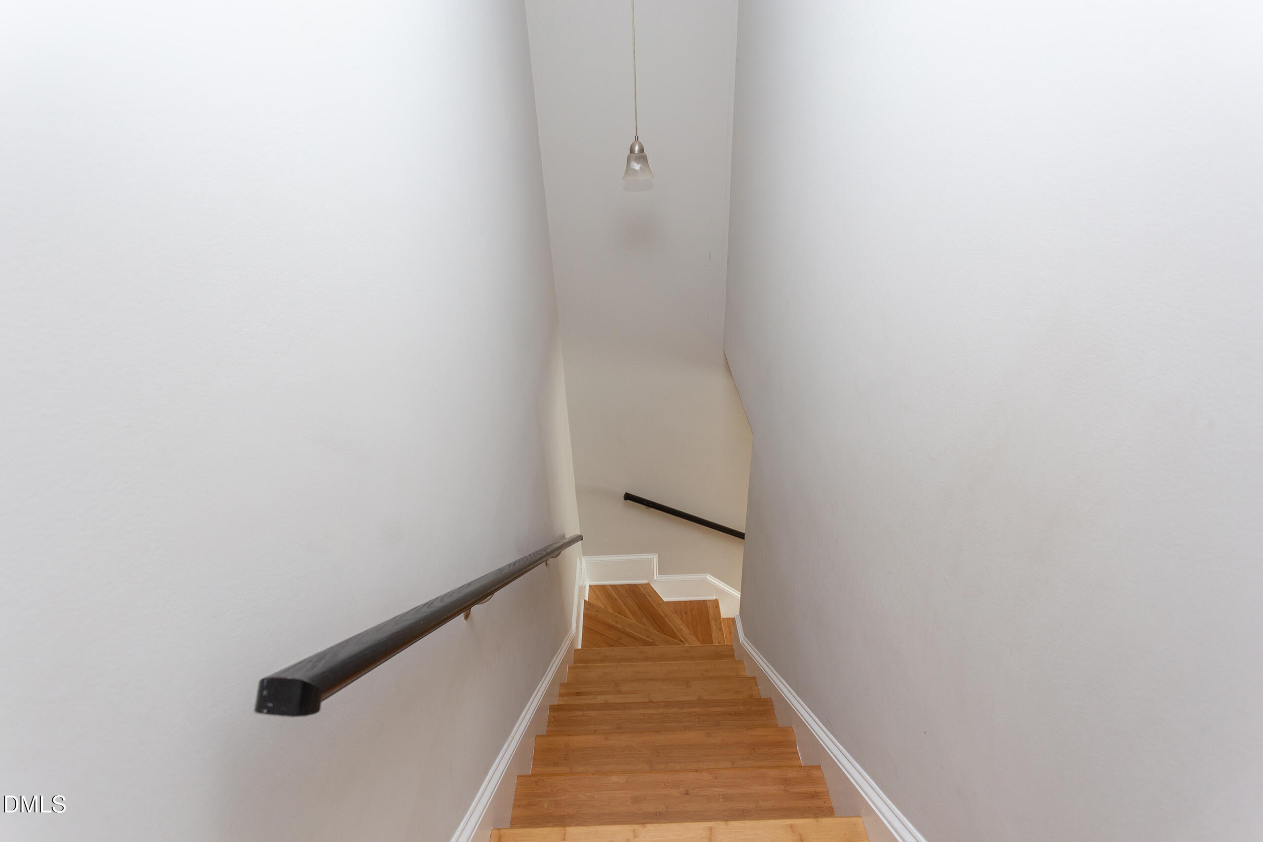 2556 Noble Road Raleigh, NC 27608 - Photo 23 of 29 a view of a hallway