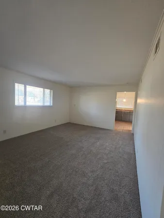 a view of empty room with window