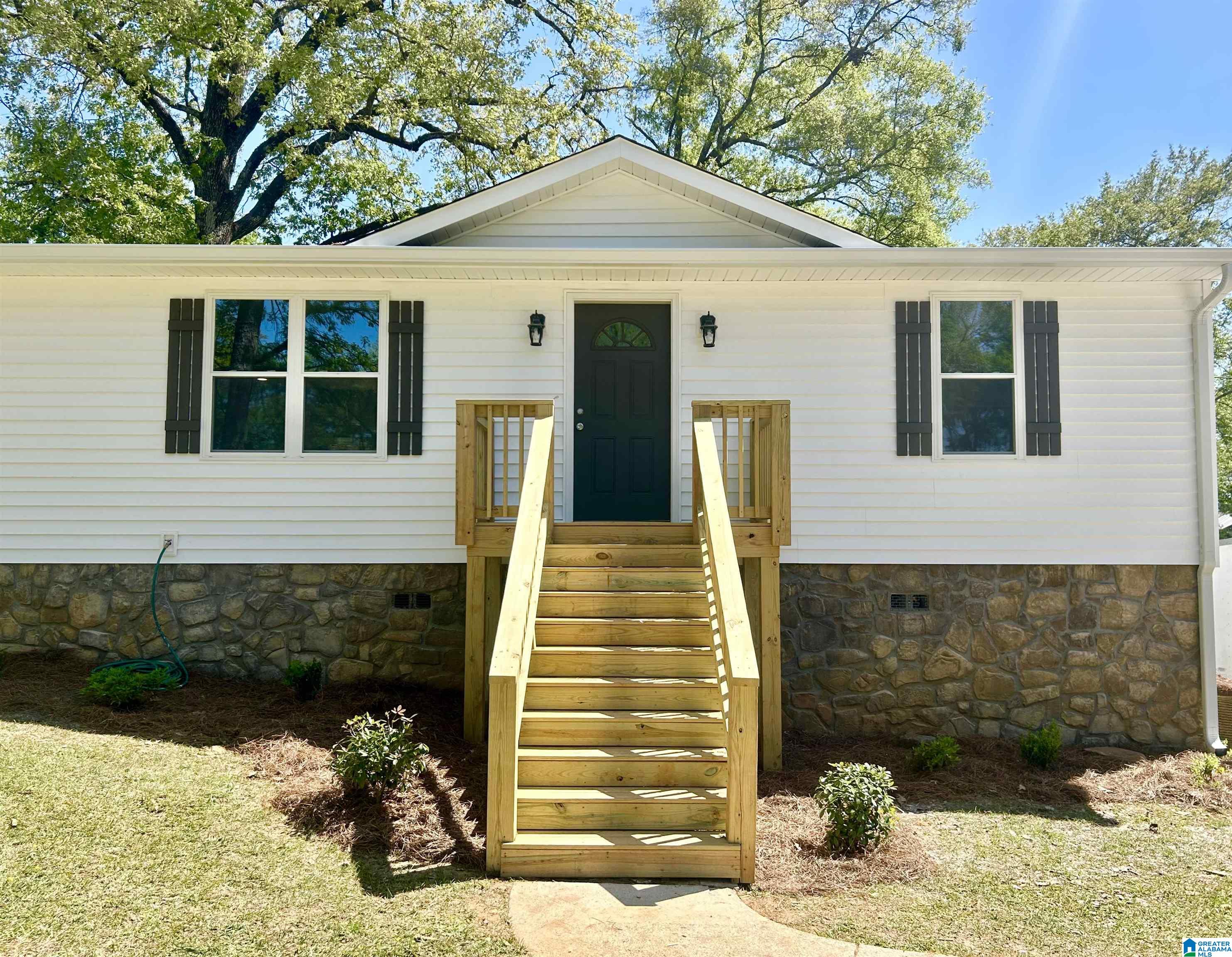 786 Merlin Drive Calera, AL 35040 - Photo 2 of 31