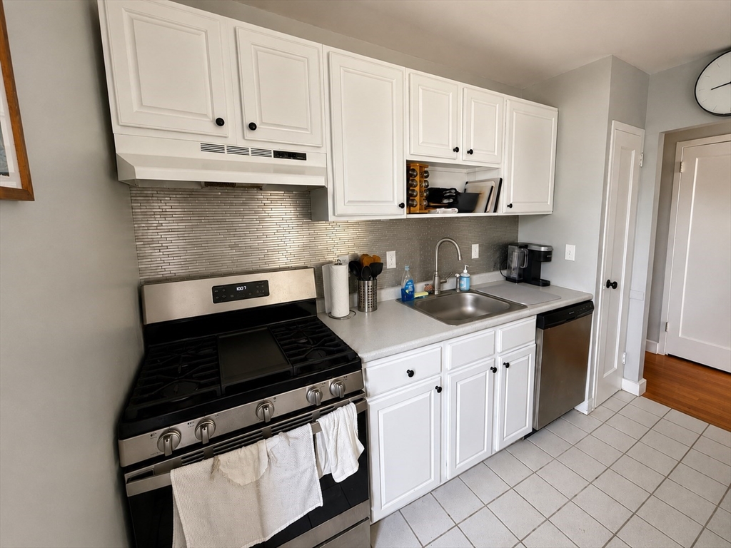 135 Farragut Road, Unit 18 Boston, MA 02127 - Photo 6 of 16