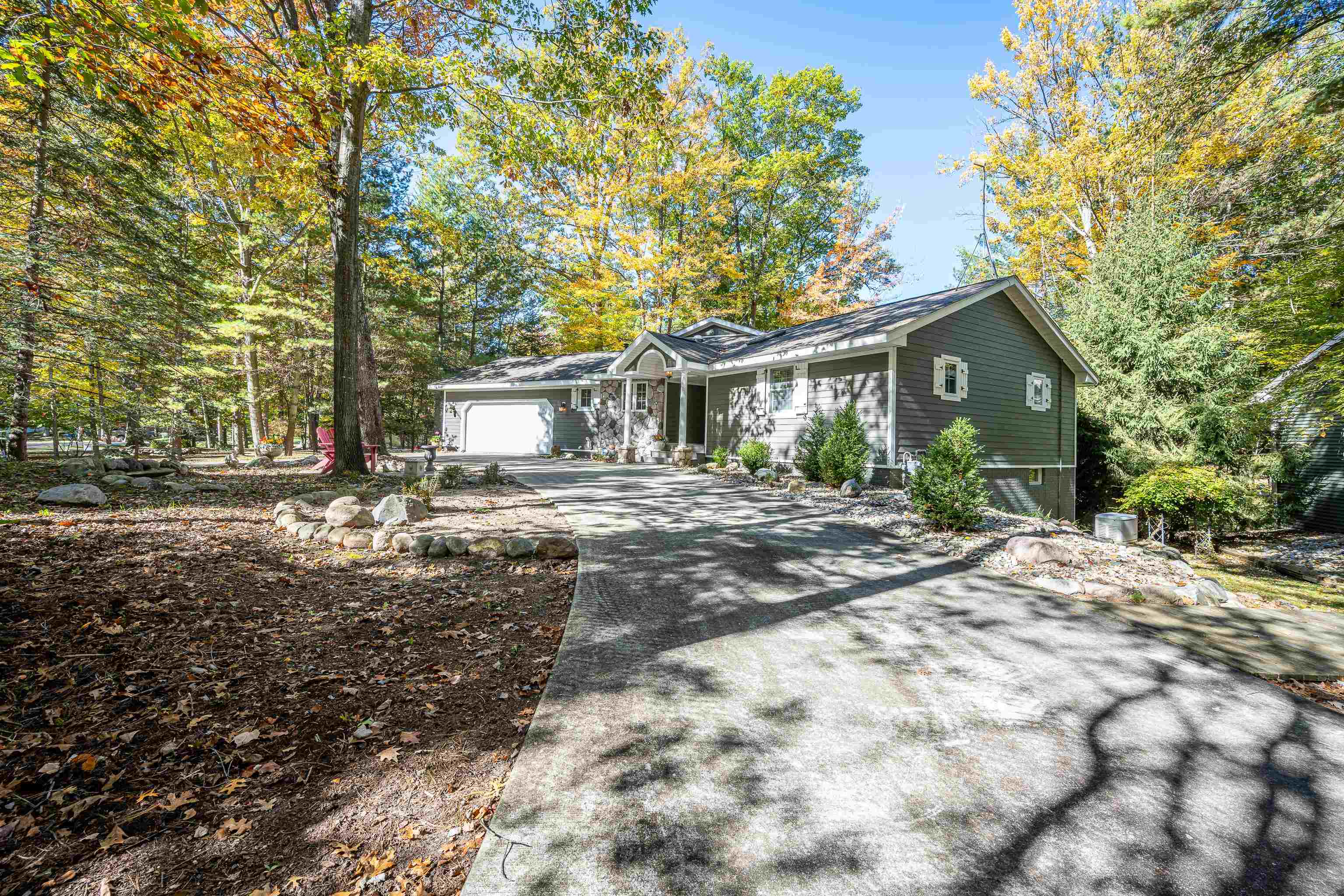 4460 Queens Way Gladwin, MI 48624 - Photo 18 of 77