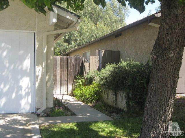 13343 Laurelhurst Road Moorpark, CA 93021 - Photo 3 of 36 a backyard of a house with lots of green space