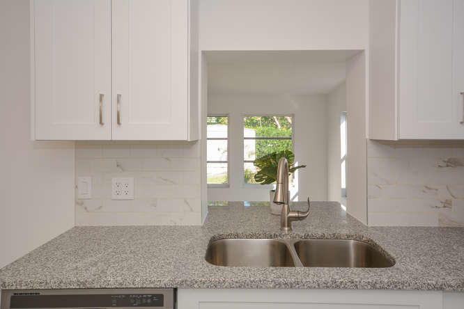 1071 Oleander Road Lake Worth, FL 33462 - Photo 8 of 32 1071 Oleander Rd Lantana FL-small-008-25