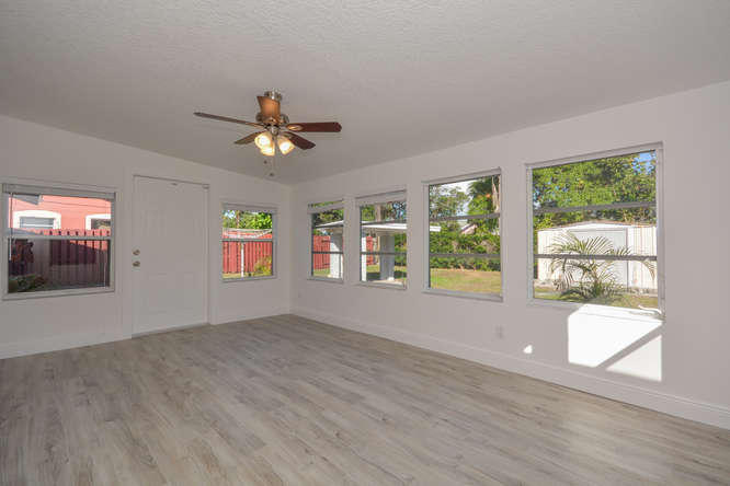 1071 Oleander Road Lake Worth, FL 33462 - Photo 10 of 32 1071 Oleander Rd Lantana FL-small-010-4-