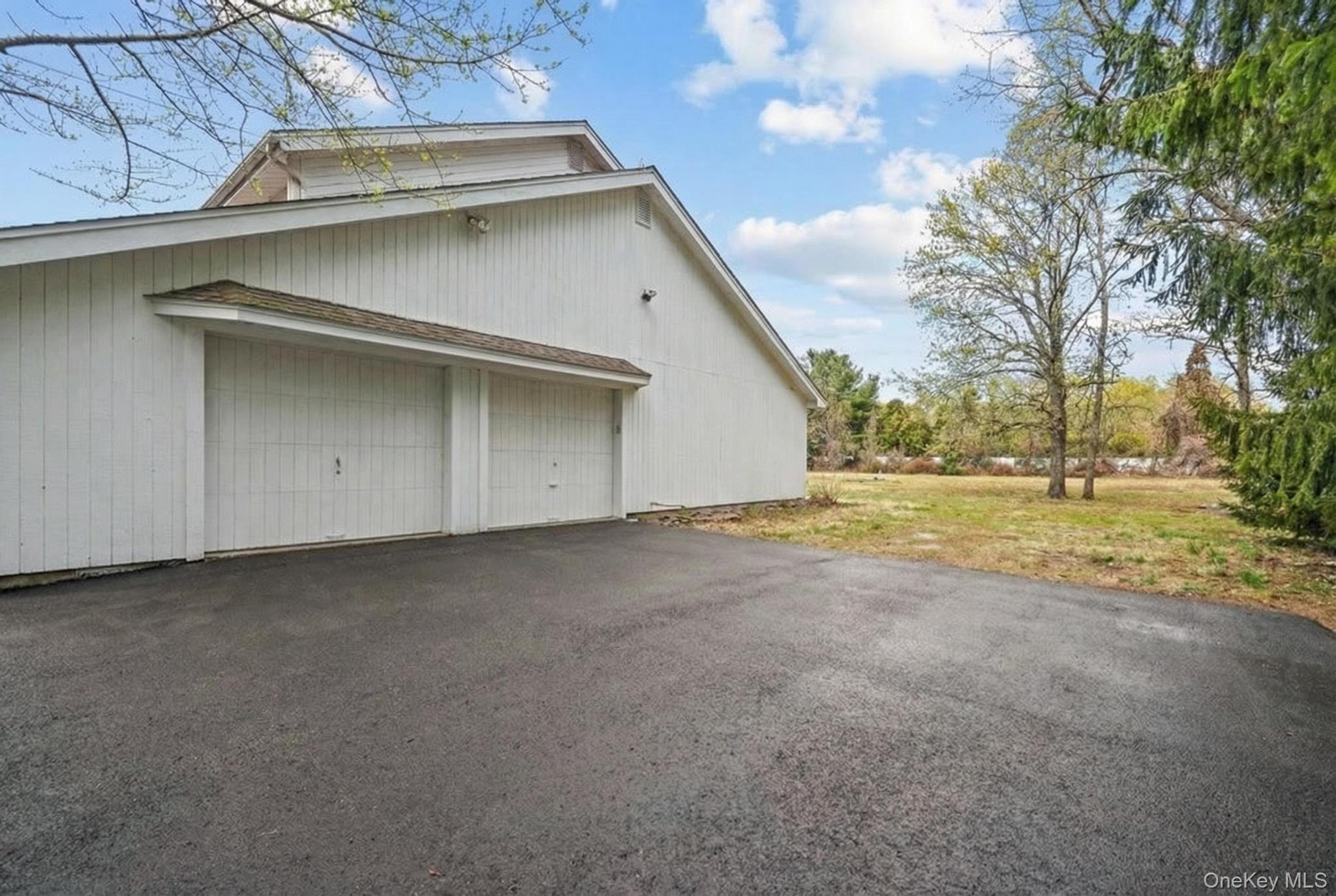 479 Half Hollow Road Dix Hills, NY 11746 - Photo 21 of 32