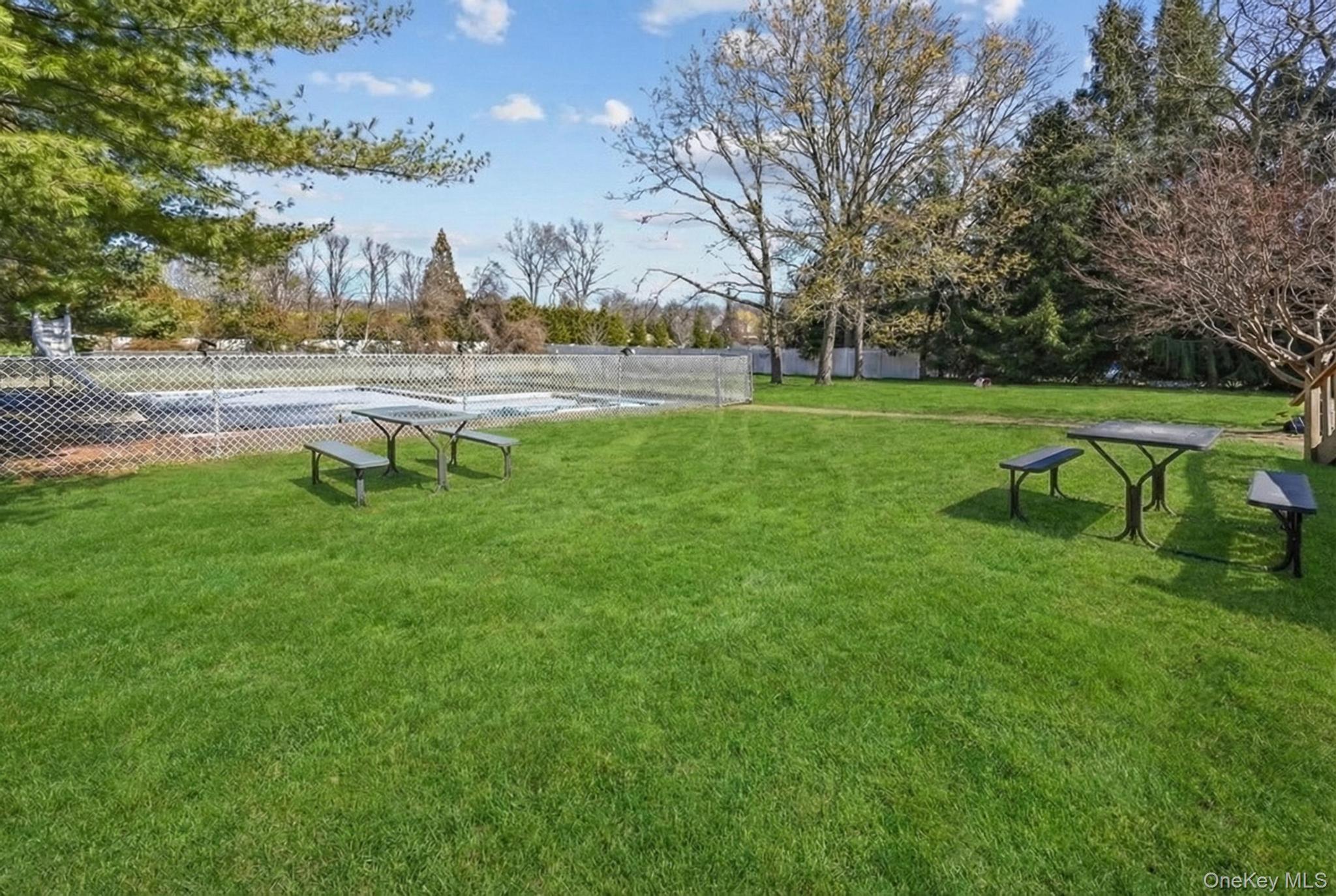 479 Half Hollow Road Dix Hills, NY 11746 - Photo 23 of 32