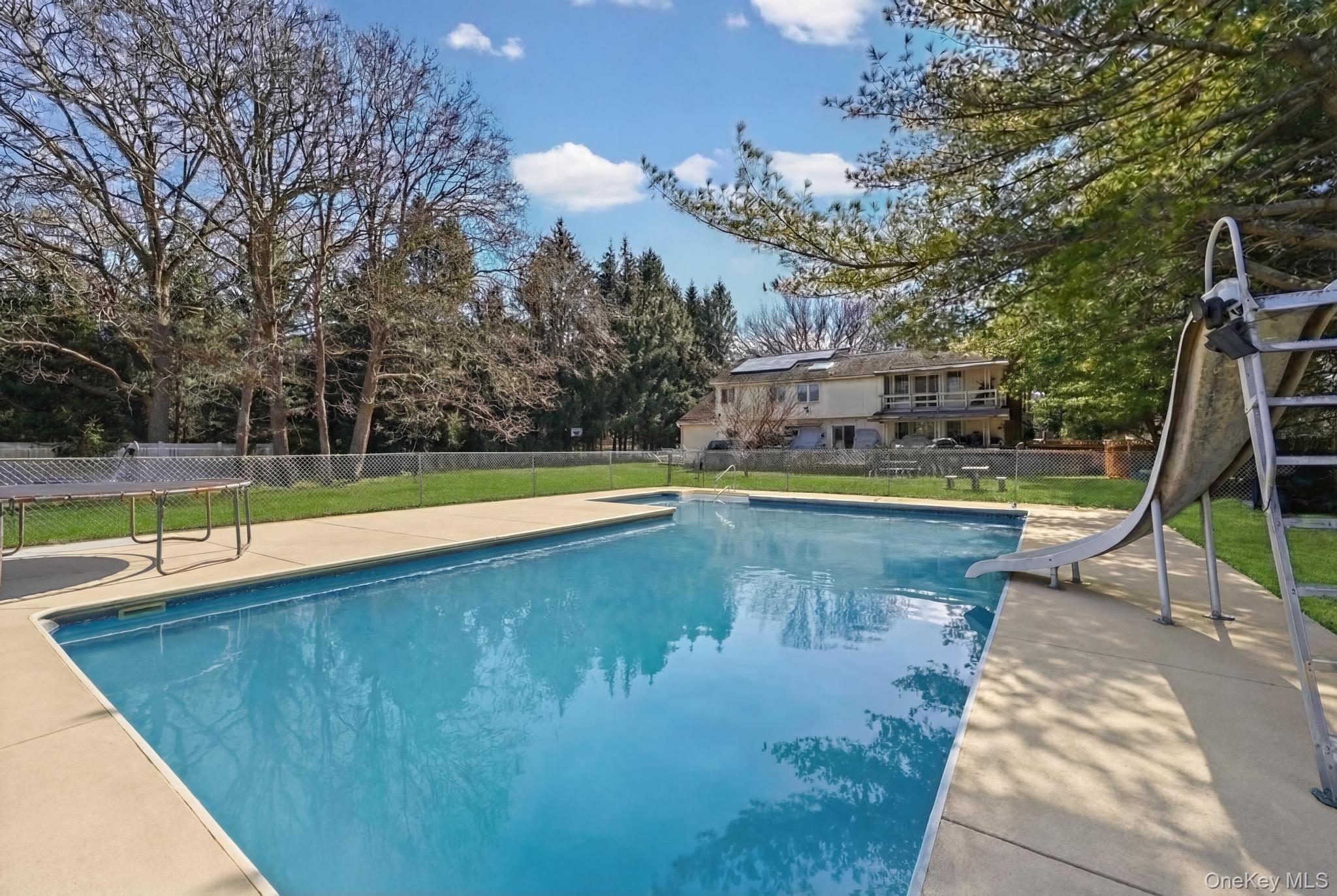 479 Half Hollow Road Dix Hills, NY 11746 - Photo 24 of 32