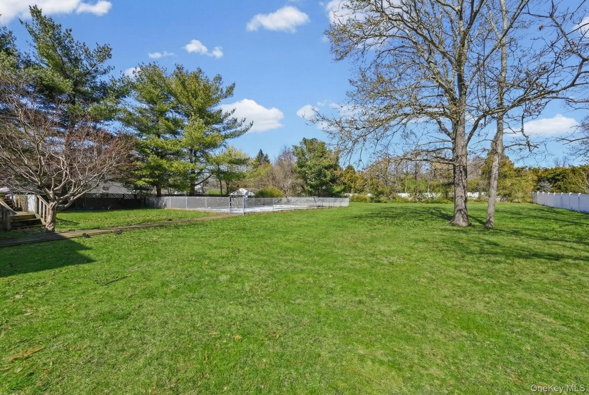 479 Half Hollow Road Dix Hills, NY 11746 - Photo 26 of 32