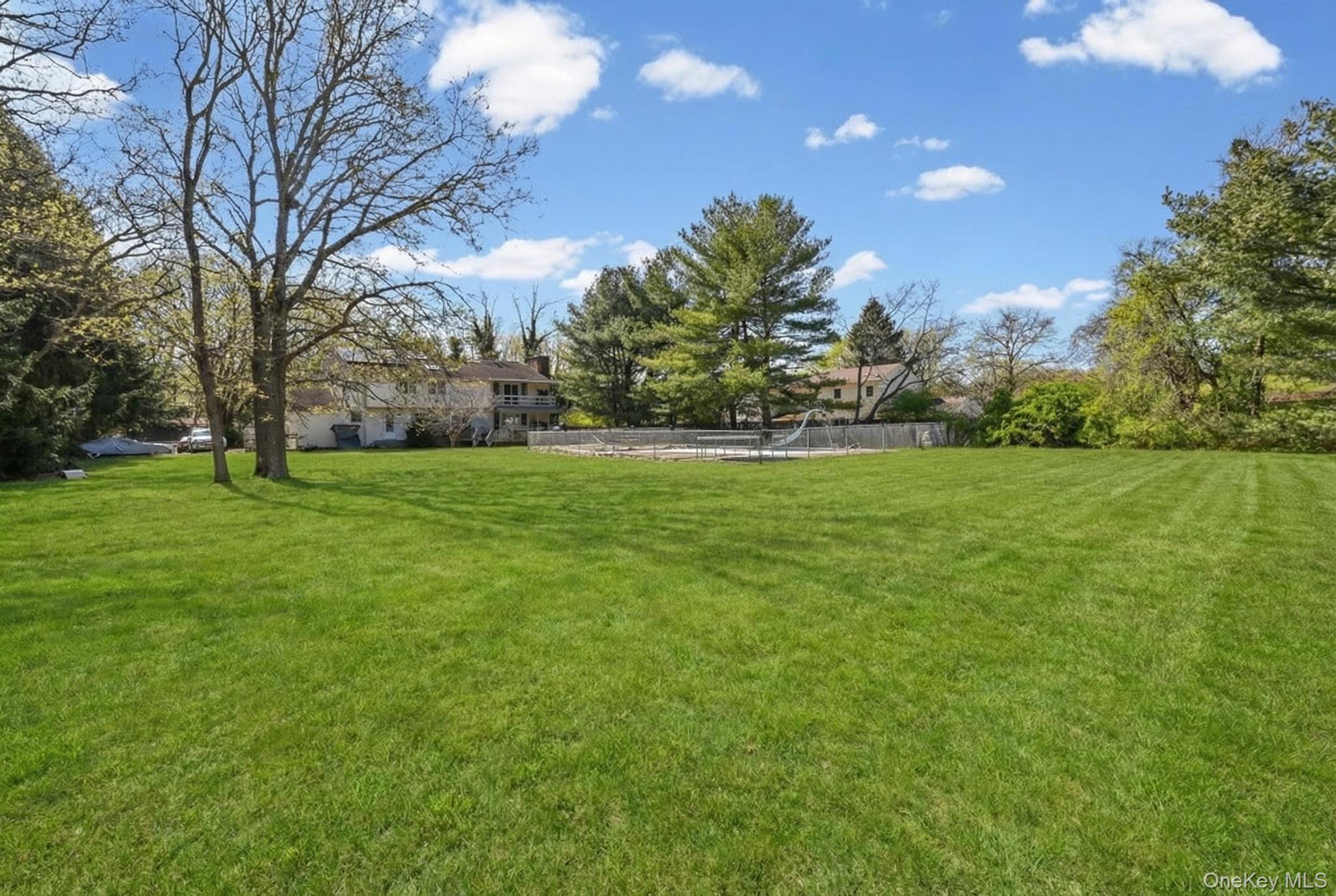 479 Half Hollow Road Dix Hills, NY 11746 - Photo 28 of 32