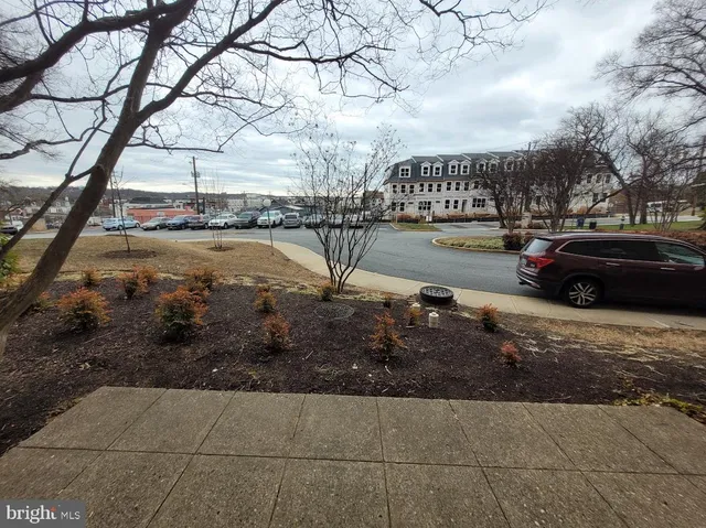 $1,800 | 4410 Oglethorpe Street, Unit 105, Hyattsville, MD 20781