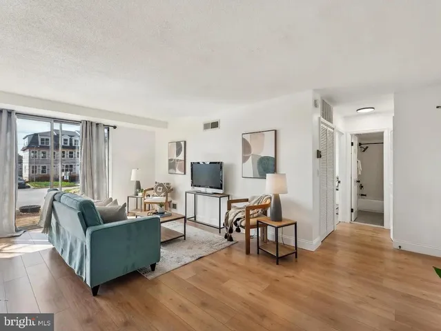 $1,800 | 4410 Oglethorpe Street, Unit 105, Hyattsville, MD 20781