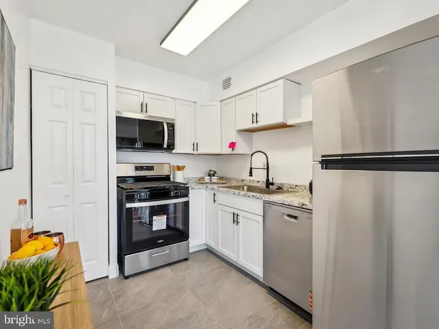 $1,800 | 4410 Oglethorpe Street, Unit 105, Hyattsville, MD 20781