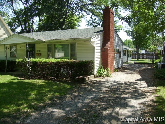 2018 Dial Court Springfield, IL 62704 - Photo 3 of 17 Gallery Image 3