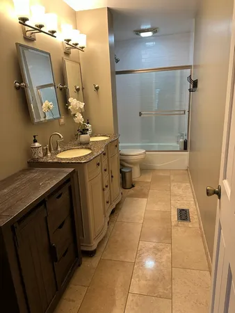 $408,000 | 32 White Oak Circle, St. Charles, IL 60174