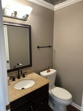 $408,000 | 32 White Oak Circle, St. Charles, IL 60174