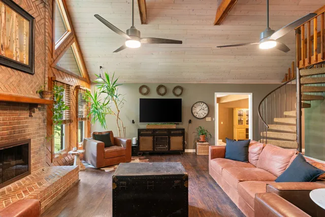 $609,500 | 1015 Red Oak Drive, Greenbrier, TN 37073