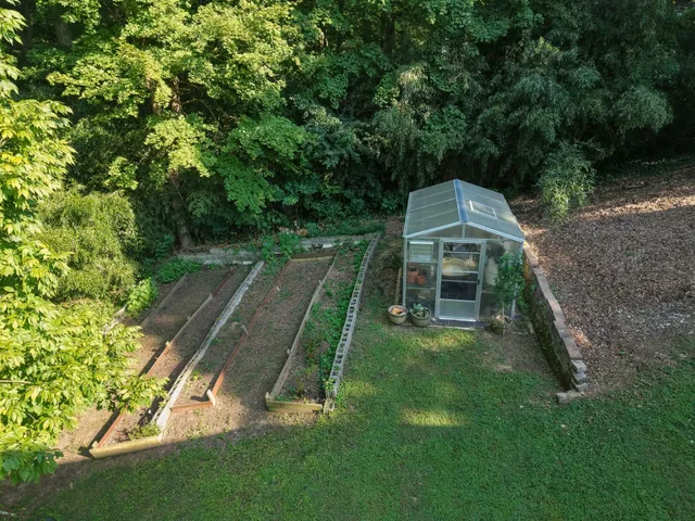 $609,500 | 1015 Red Oak Drive, Greenbrier, TN 37073