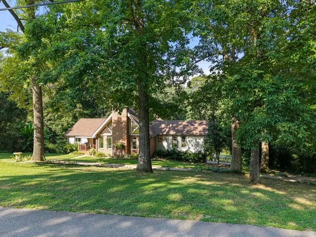 $609,500 | 1015 Red Oak Drive, Greenbrier, TN 37073
