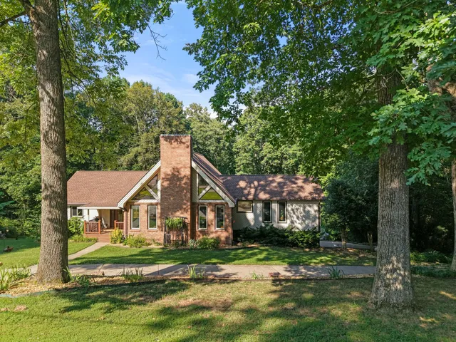$609,500 | 1015 Red Oak Drive, Greenbrier, TN 37073