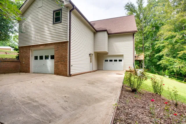 $609,500 | 1015 Red Oak Drive, Greenbrier, TN 37073