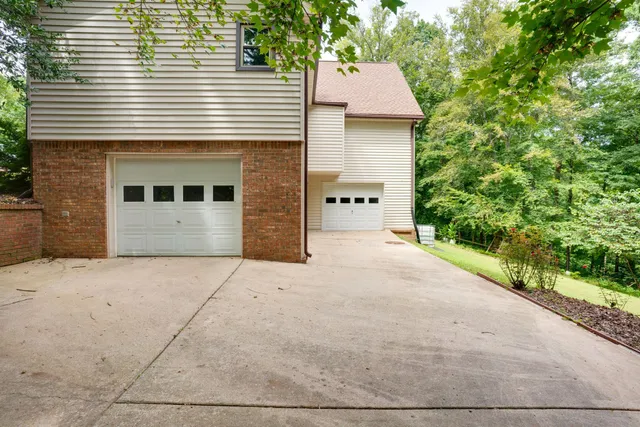 $609,500 | 1015 Red Oak Drive, Greenbrier, TN 37073