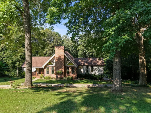 $609,500 | 1015 Red Oak Drive, Greenbrier, TN 37073