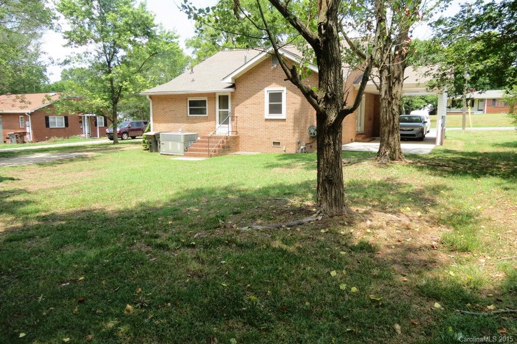 207 Rogers Lake Road Kannapolis, NC 28081 - Photo 2 of 21 a view of a house with a yard