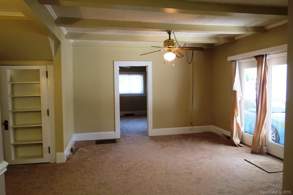 207 Rogers Lake Road Kannapolis, NC 28081 - Photo 9 of 21 an empty room with windows and closet