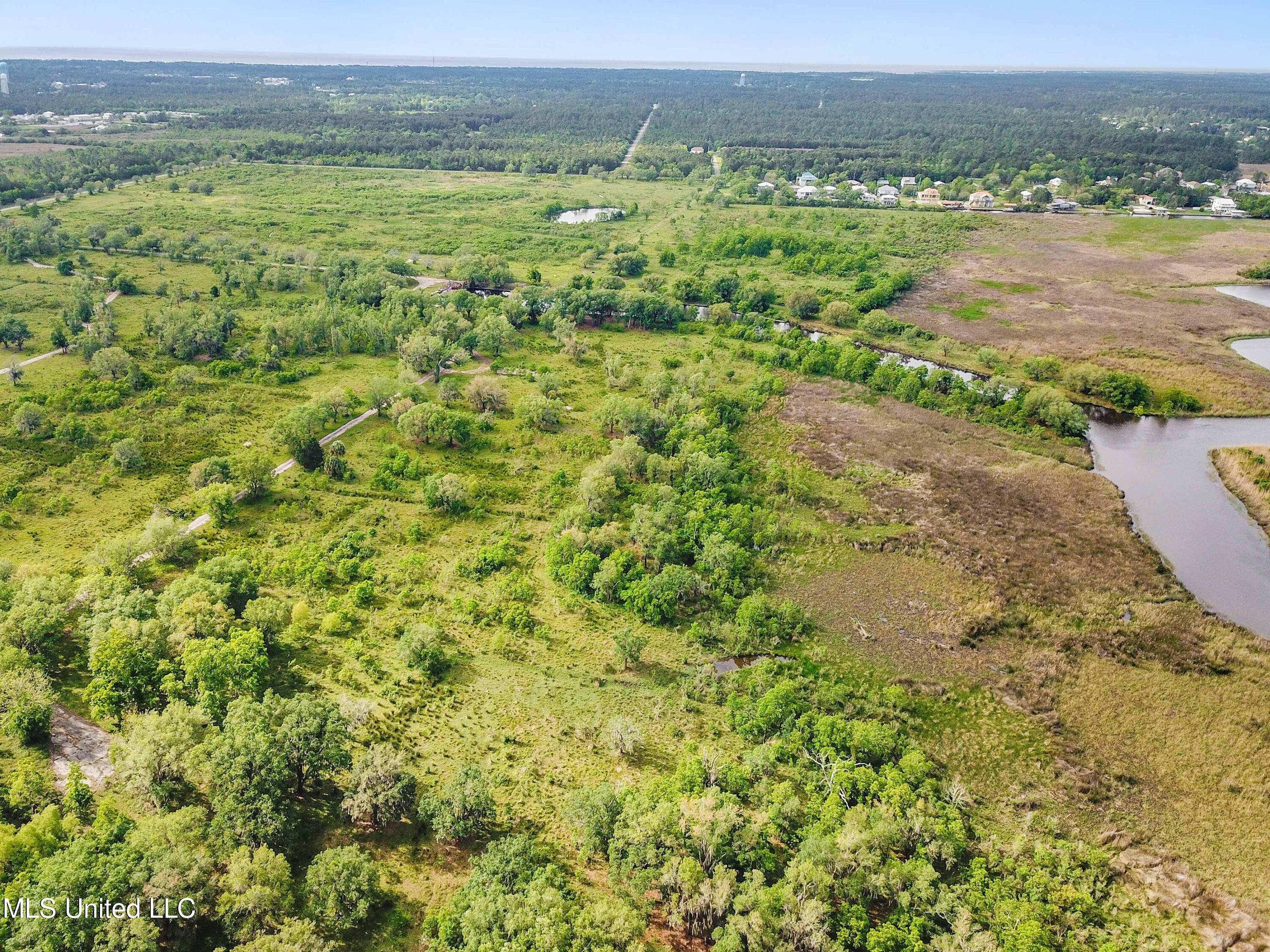 11191 Cazaubon Road Bay St. Louis, MS 39520 - Photo 14 of 29 008