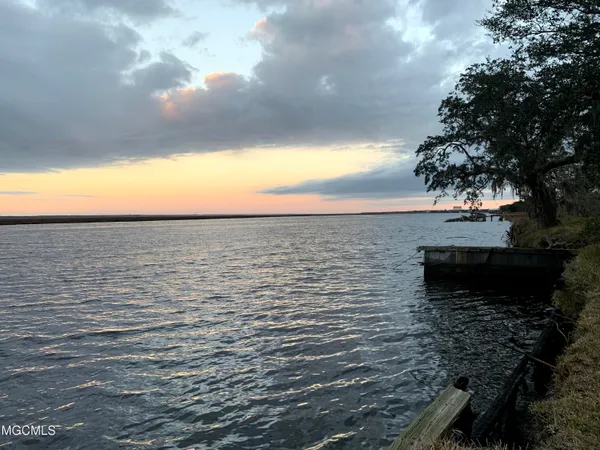$12,500,000 | 11191 Cazaubon Road, Bay St. Louis, MS 39520