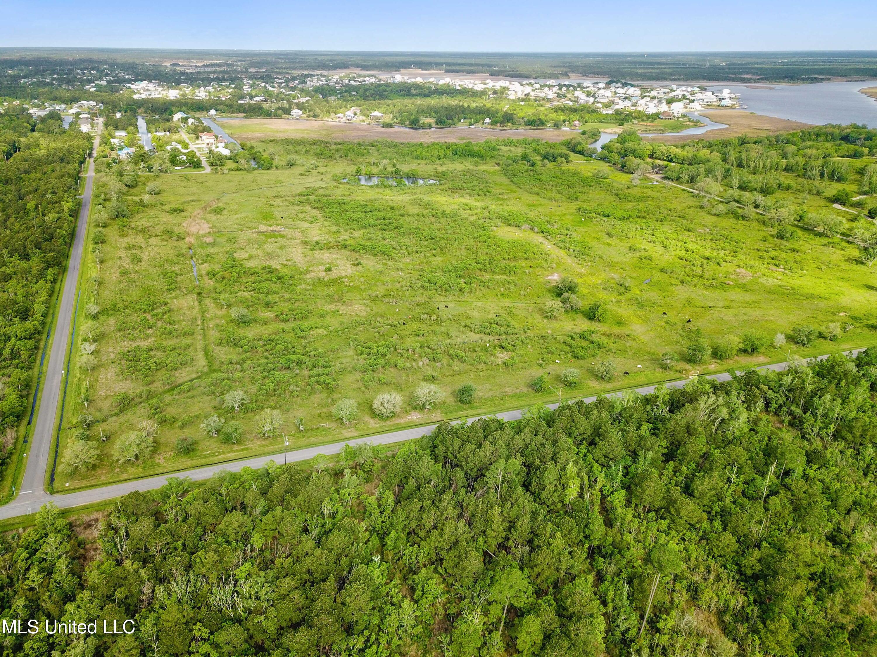 11191 Cazaubon Road Bay St. Louis, MS 39520 - Photo 5 of 29 018