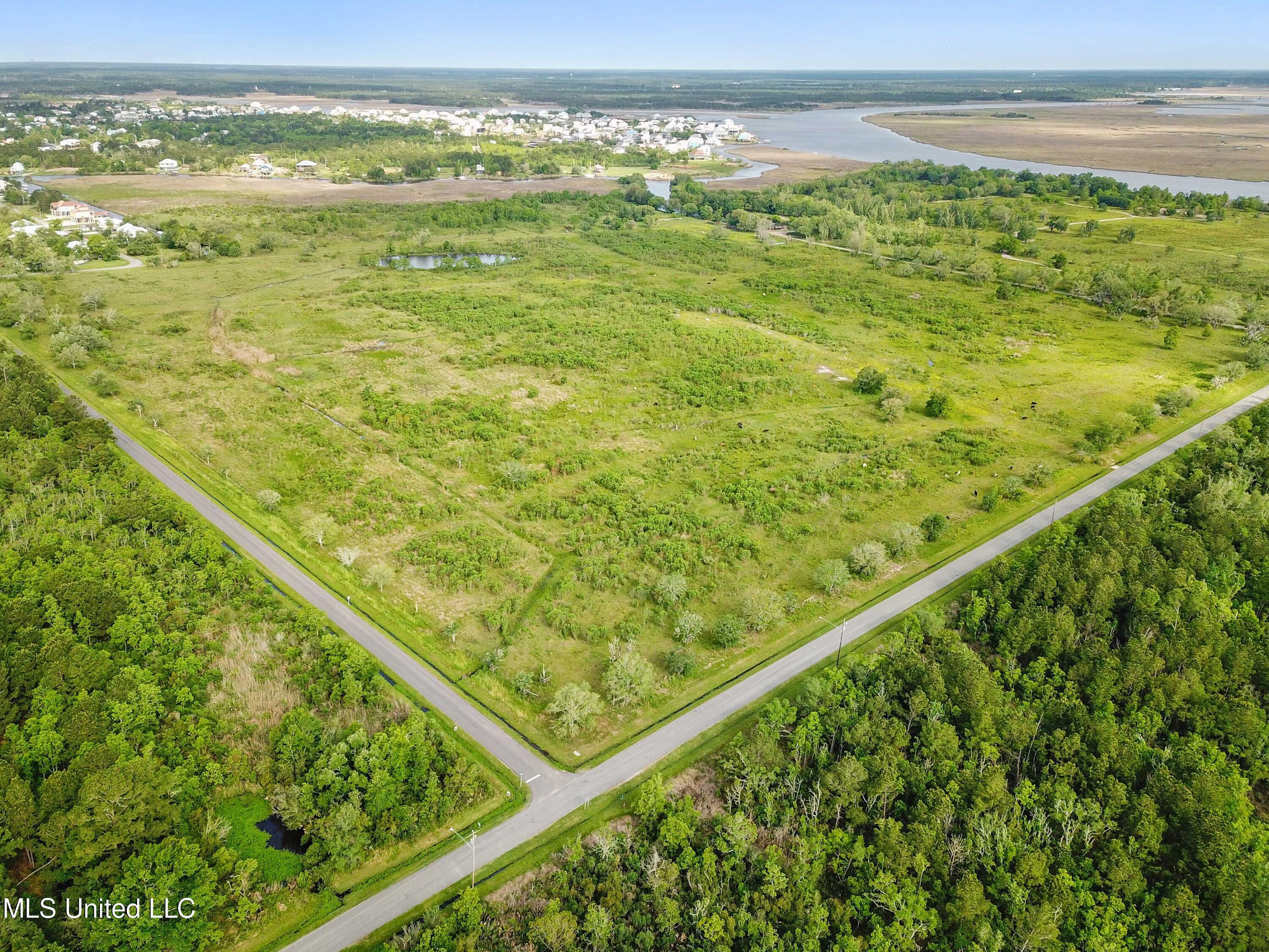 11191 Cazaubon Road Bay St. Louis, MS 39520 - Photo 6 of 29 017