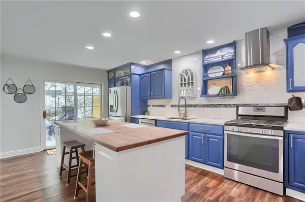 $379,900 | 102 Kressview Drive, Oakdale, PA 15071