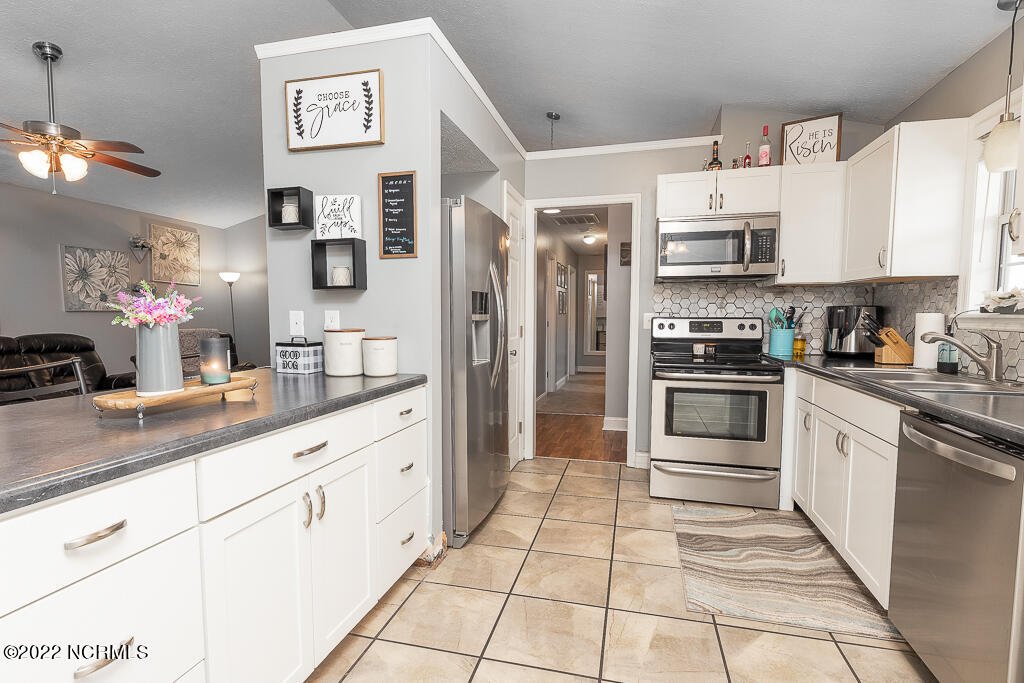 102 Poplar Road Havelock, NC 28532 - Photo 5 of 26 IMG_9492-Edit