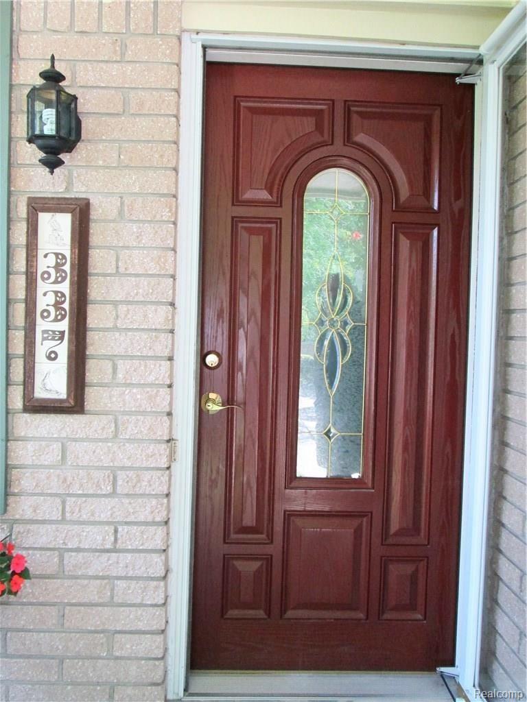 337 Buckingham Road Canton, MI 48188 - Photo 11 of 34 Front door.jpg