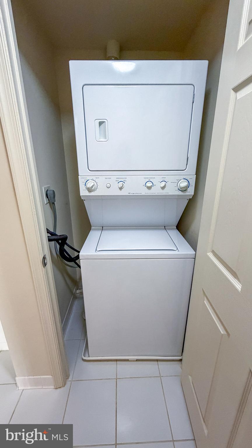 2726 Gallows Road, Unit 417 Vienna, VA 22180 - Photo 18 of 28 Stacked Washer/Dryer
