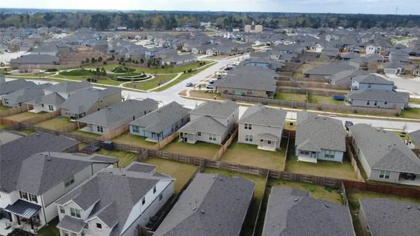 $2,100 | 15345 Dapple Blf Lane, Conroe, TX 77302