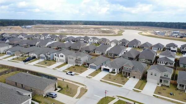 $2,050 | 15345 Dapple Blf Lane, Conroe, TX 77302