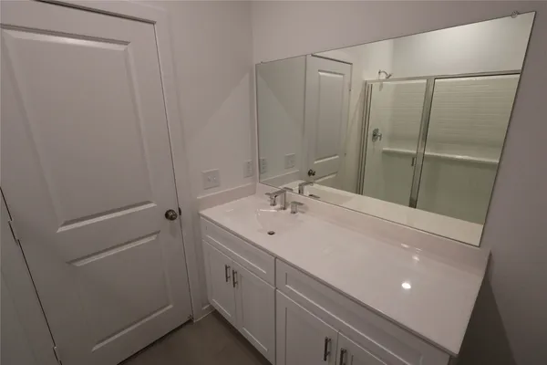 $2,100 | 15345 Dapple Blf Lane, Conroe, TX 77302