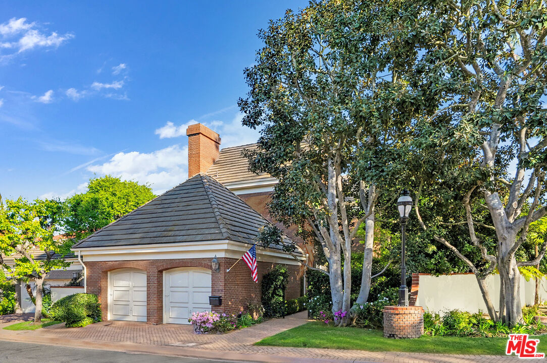 12386 Ridge Circle Los Angeles, CA 90049 - Photo 2 of 65