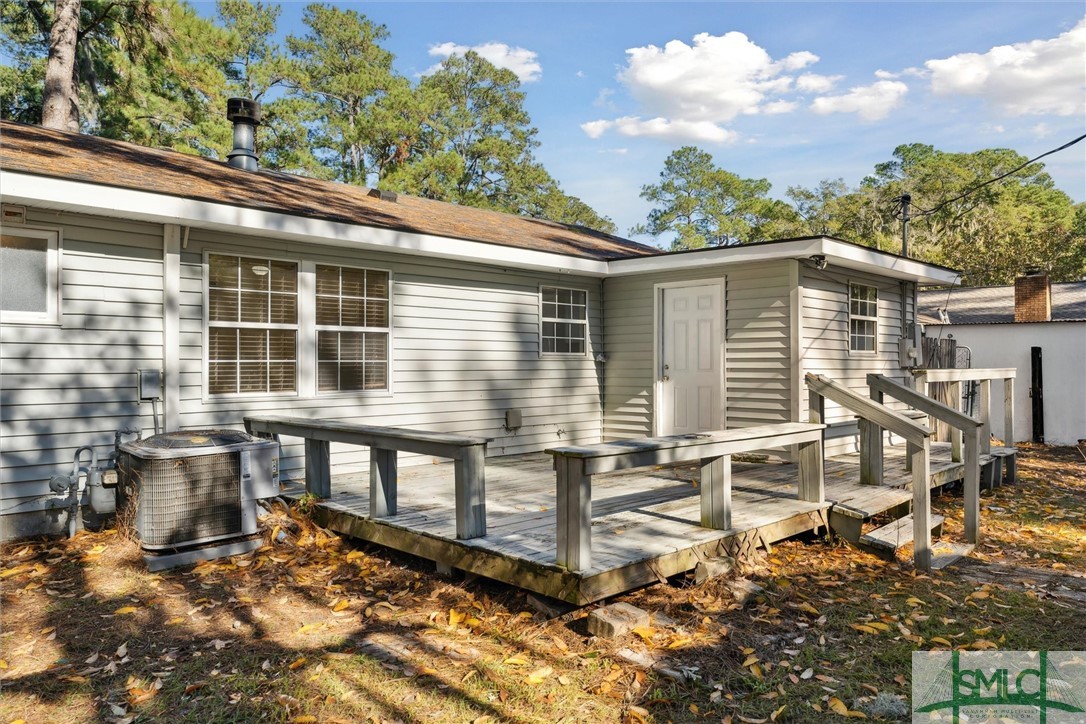 17 Summit Drive Savannah, GA 31406 - Photo 38 of 42 rear deck