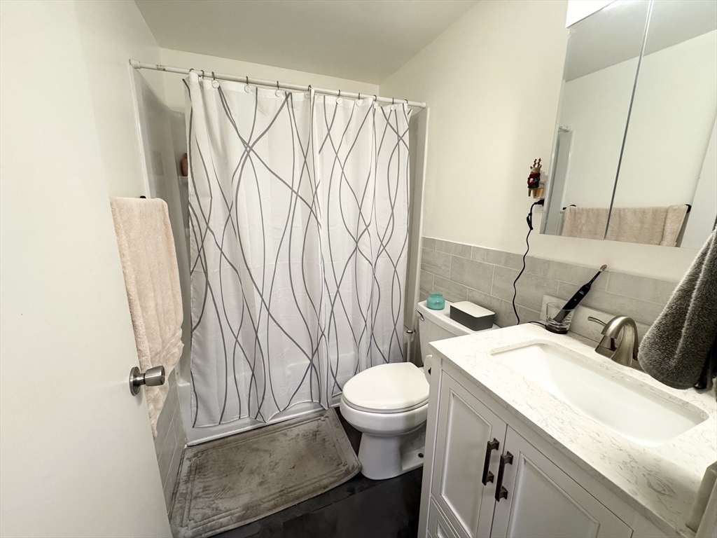 96 Richardson Road, Unit B18 Chelmsford, MA 01863 - Photo 8 of 11