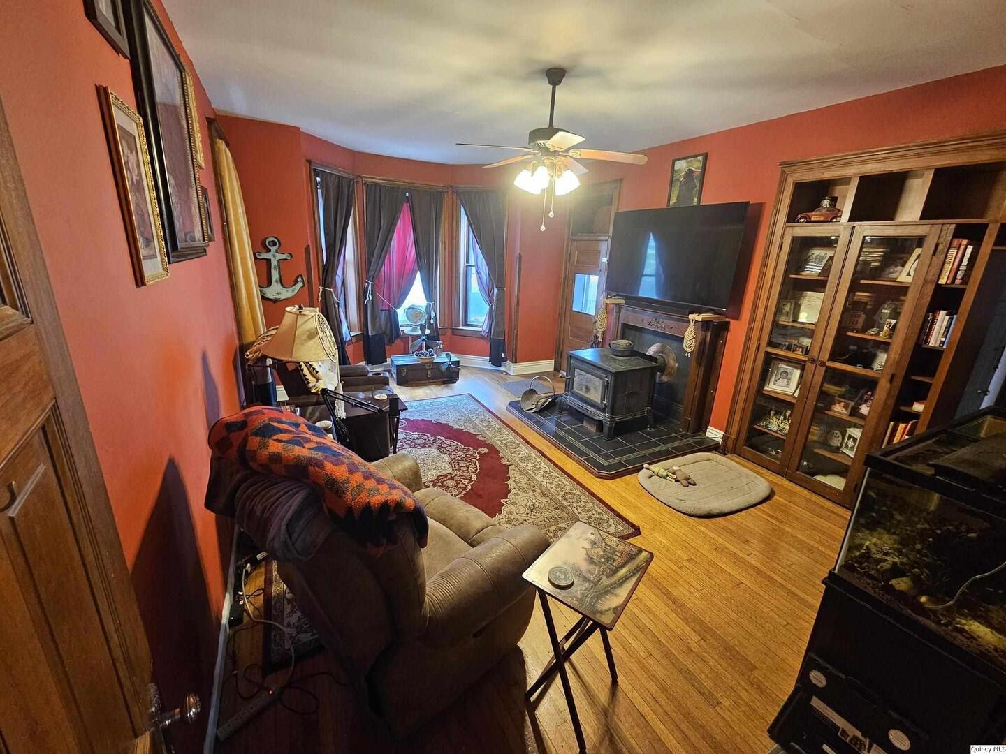 1634 Vermont Street Quincy, IL 62301 - Photo 5 of 25